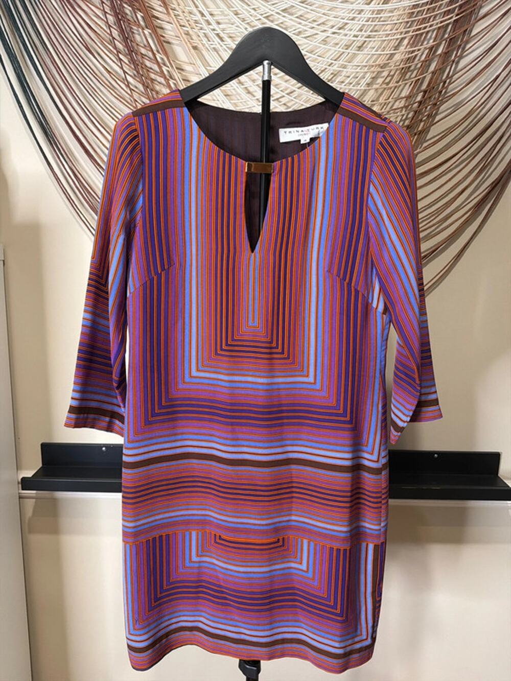 Trina Turk dresses silk 4 EUC 3275